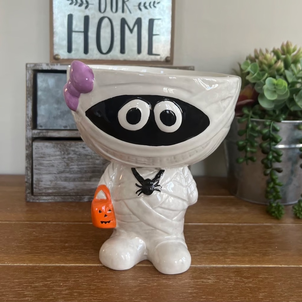 New Adorable Halloween Mummy Girl Candy Dish With Her Purple Bow & Candy Bag